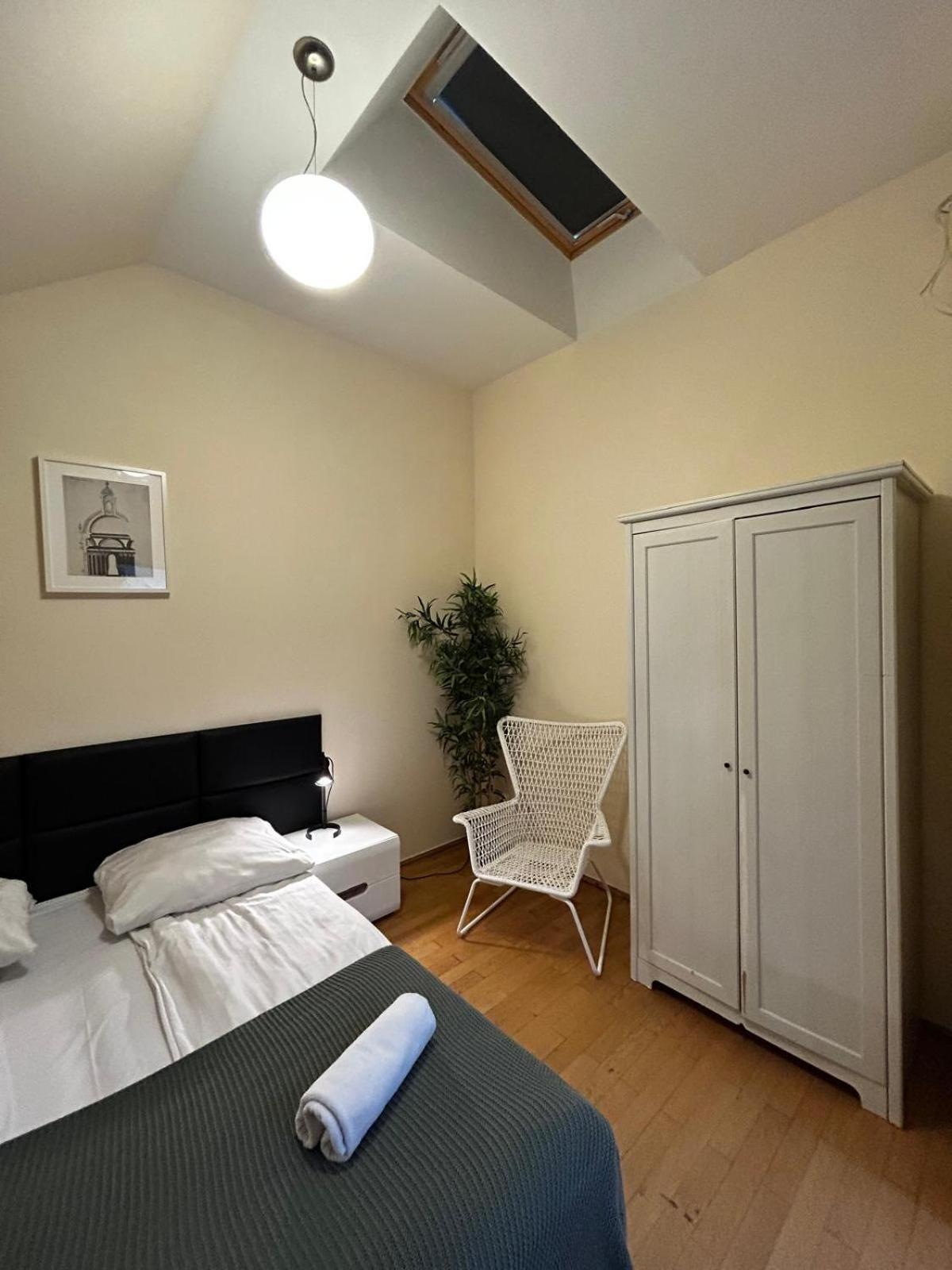 Golden Apartments With Lift - Old Town Cracovia Esterno foto