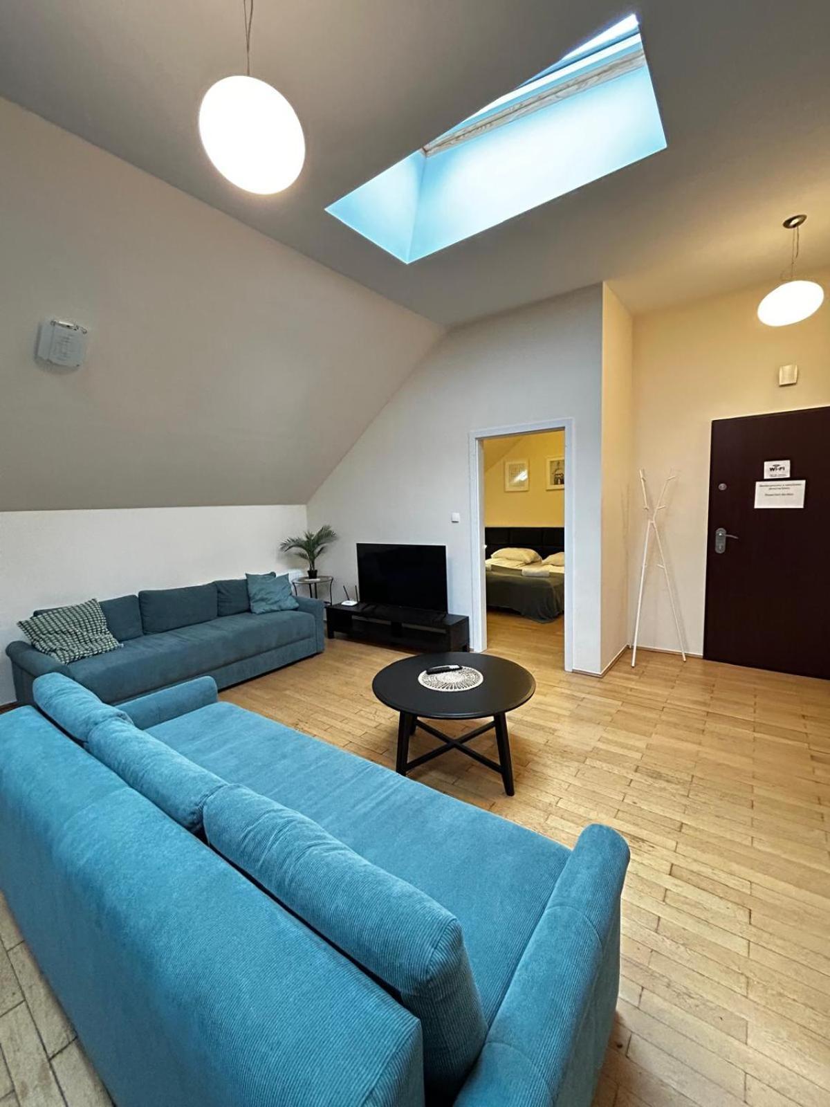 Golden Apartments With Lift - Old Town Cracovia Esterno foto