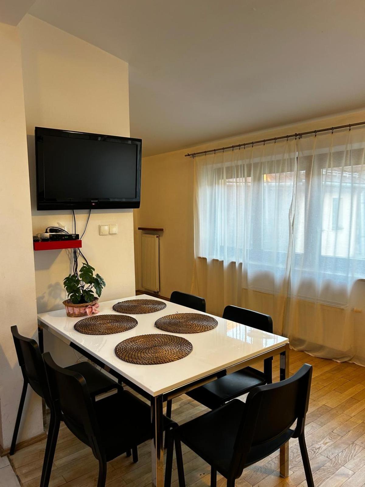 Golden Apartments With Lift - Old Town Cracovia Esterno foto