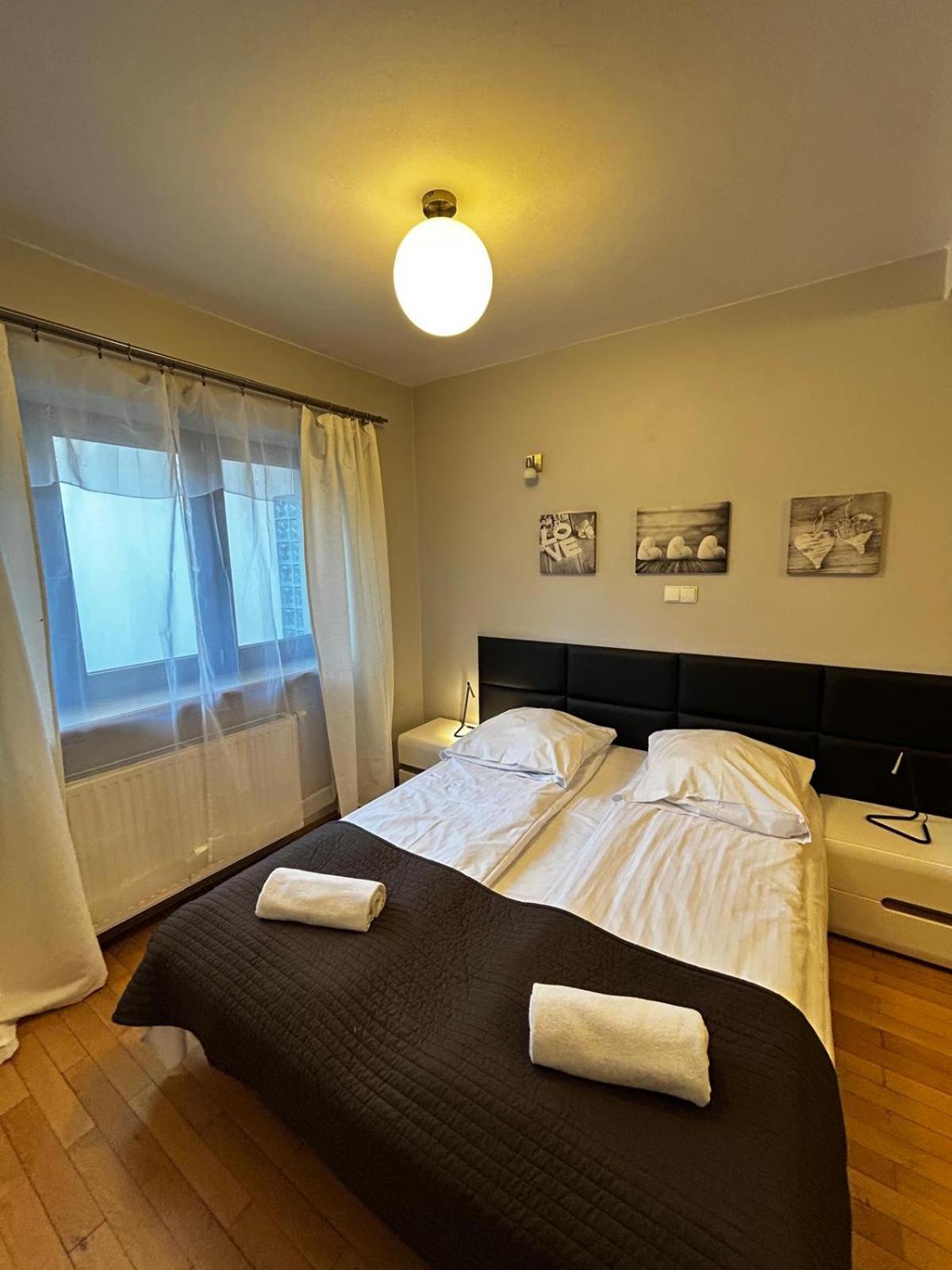 Golden Apartments With Lift - Old Town Cracovia Esterno foto