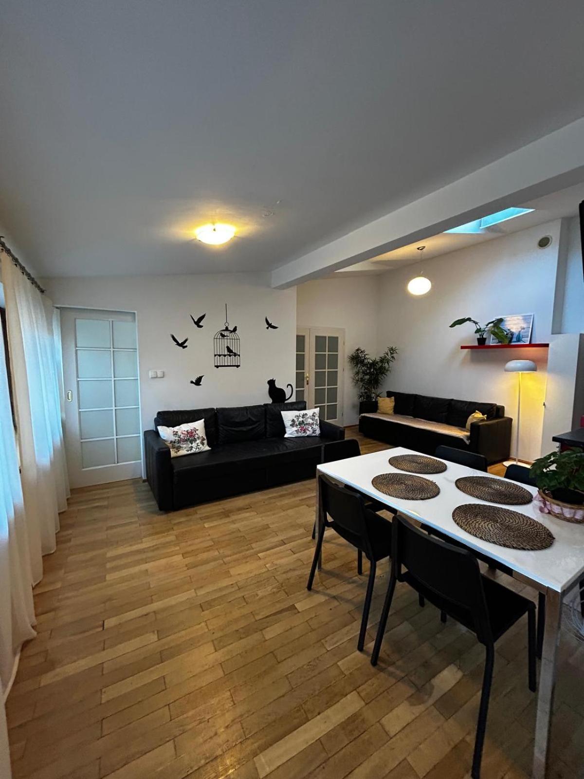 Golden Apartments With Lift - Old Town Cracovia Esterno foto