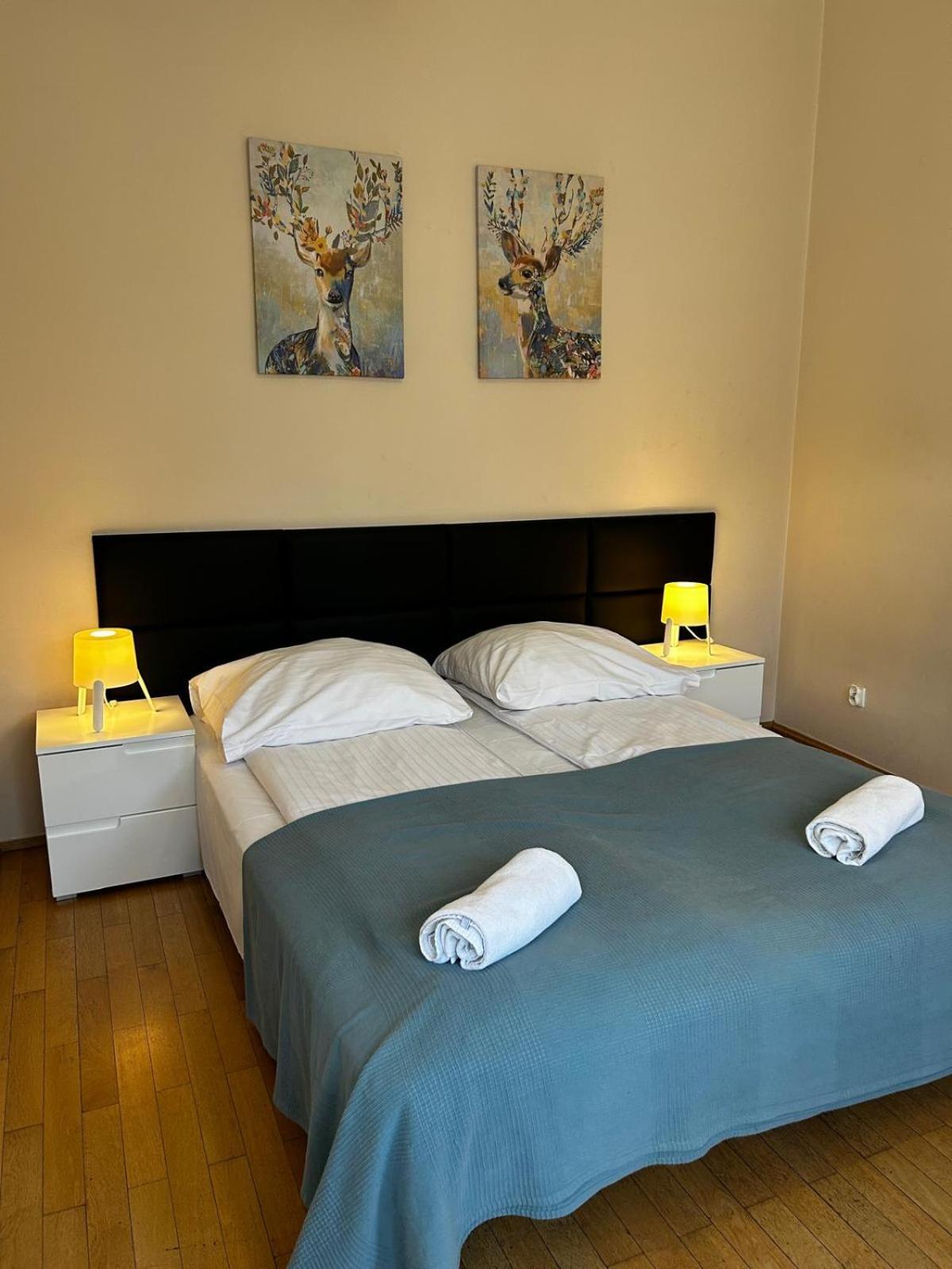 Golden Apartments With Lift - Old Town Cracovia Esterno foto