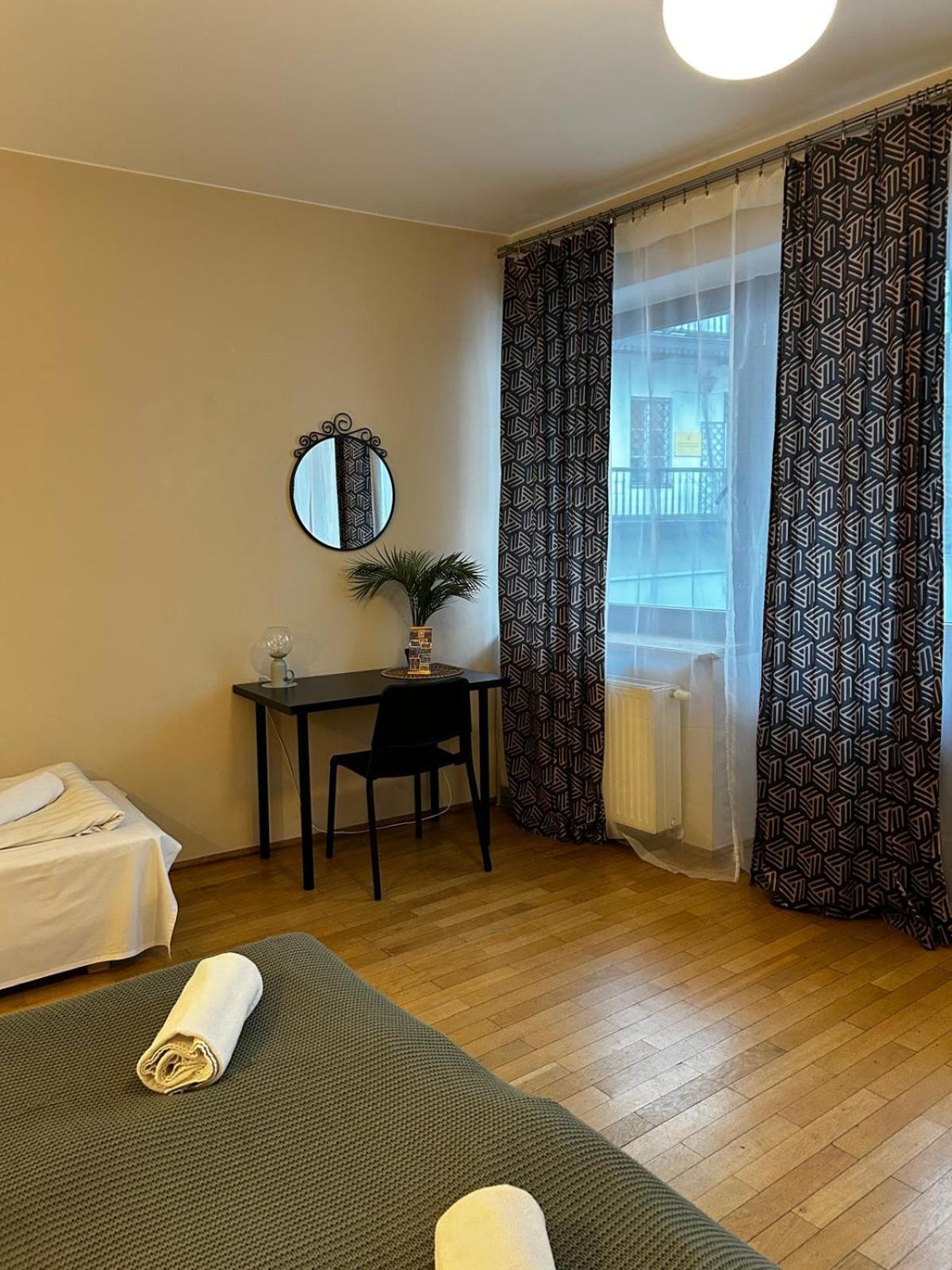 Golden Apartments With Lift - Old Town Cracovia Esterno foto
